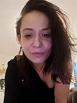 Snapshot of VanessaBraun chatting on 12.10.24 VanessaBraun online show from 12.10.24