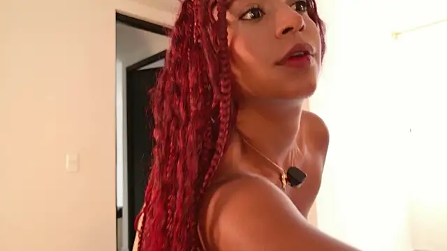 Lorena Vieira  online show from 10.17.25