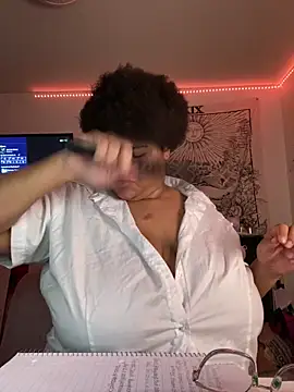 Snapshot of Ectorius chatting on 10.27.25 Ectorius online show from 10.27.25