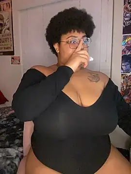 Snapshot of Ectorius chatting on 11.22.25 Ectorius online show from 11.22.25