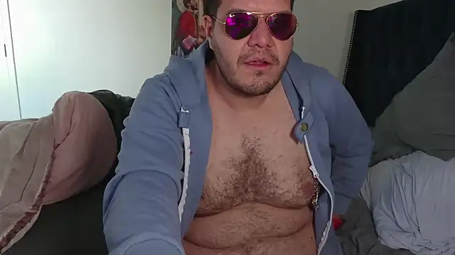 Snapshot of bearcloudcomputa chatting on 01.04.25 bearcloudcomputa online show from 01.04.25