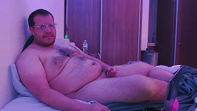 Snapshot of bearcloudcomputa chatting on 11.14.25 bearcloudcomputa online show from 11.14.25