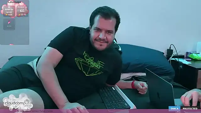 Snapshot of bearcloudcomputa chatting on 12.21.25 bearcloudcomputa online show from 12.21.25