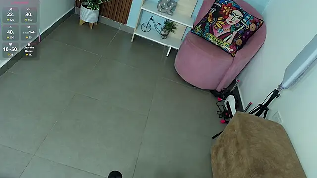 Dalila Sky online show from 10.31.25