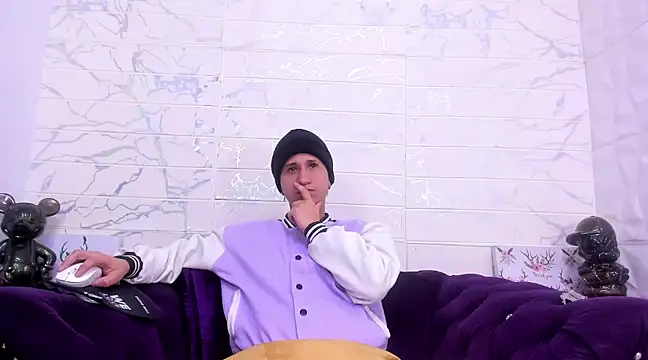 Im Milan Rs online show from 01.27.25