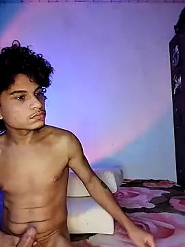 Snapshot of CasalAkira chatting on 09.28.25 CasalAkira online show from 09.28.25