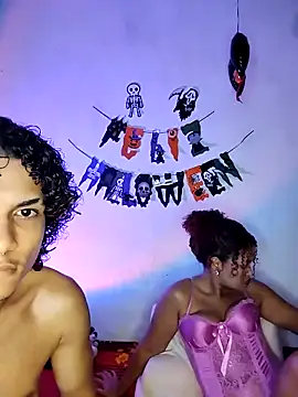 Snapshot of CasalAkira chatting on 10.24.25 CasalAkira online show from 10.24.25