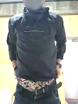 Snapshot of da--------i chatting on 12.11.24 da--------i online show from 12.11.24