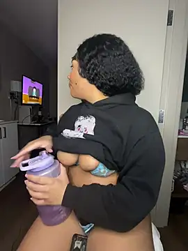 Snapshot of dvtbvby chatting on 02.18.25 dvtbvby online show from 02.18.25