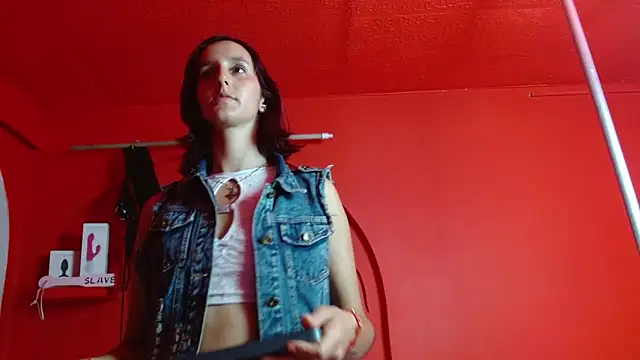 Snapshot of Ambar_Roux_ chatting on 03.19.25 Ambar Roux online show from 03.19.25