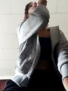 Snapshot of Ambar_Roux_ chatting on 10.31.25 Ambar Roux online show from 10.31.25