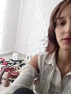 Snapshot of Ambar_Roux_ chatting on 11.10.25 Ambar Roux online show from 11.10.25