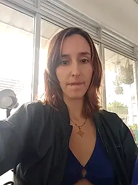 Snapshot of Ambar_Roux_ chatting on 11.19.25 Ambar Roux online show from 11.19.25