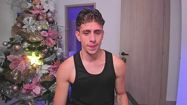 Snapshot of Jasperjoness chatting on 12.11.24 Jasperjoness online show from 12.11.24