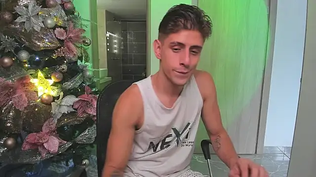 Snapshot of Jasperjoness chatting on 12.16.24 Jasperjoness online show from 12.16.24