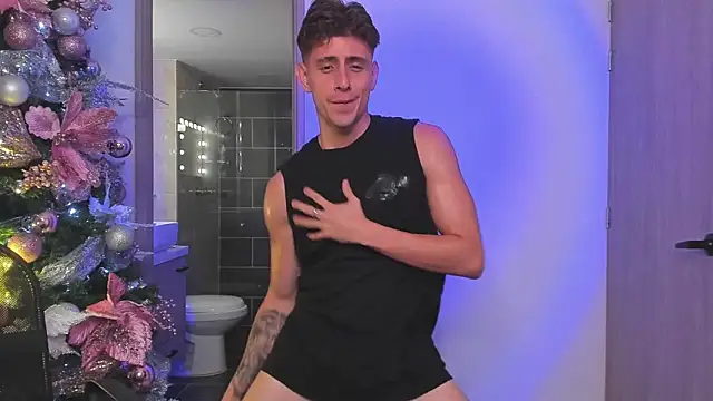 Snapshot of Jasperjoness chatting on 12.17.24 Jasperjoness online show from 12.17.24