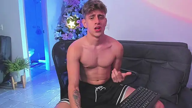 Snapshot of Jasperjoness chatting on 12.25.24 Jasperjoness online show from 12.25.24