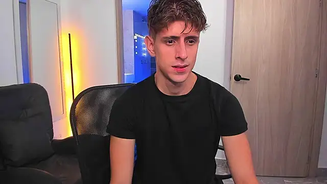 Snapshot of Jasperjoness chatting on 01.05.25 Jasperjoness online show from 01.05.25