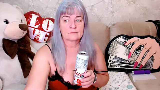 Snapshot of SiberiabBerry chatting on 11.17.25 SiberiabBerry online show from 11.17.25