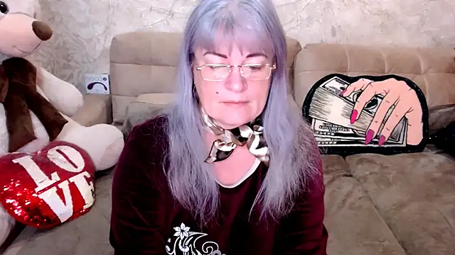 Snapshot of SiberiabBerry chatting on 12.04.25 SiberiabBerry online show from 12.04.25