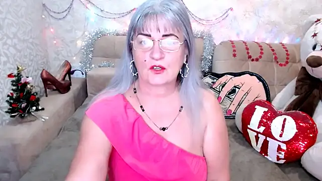 Snapshot of SiberiabBerry chatting on 12.14.25 SiberiabBerry online show from 12.14.25