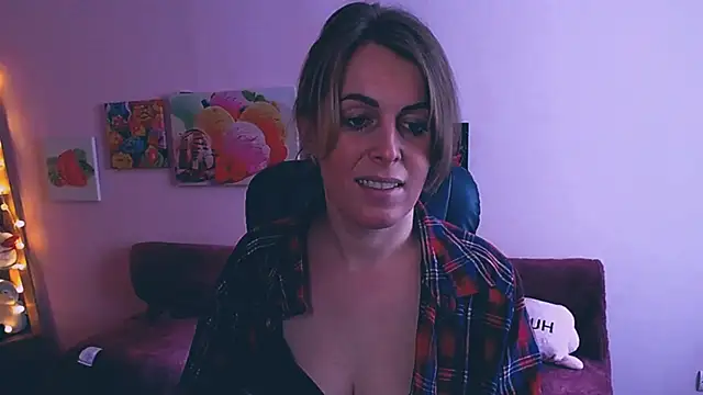 Hot Milady online show from 02.13.25