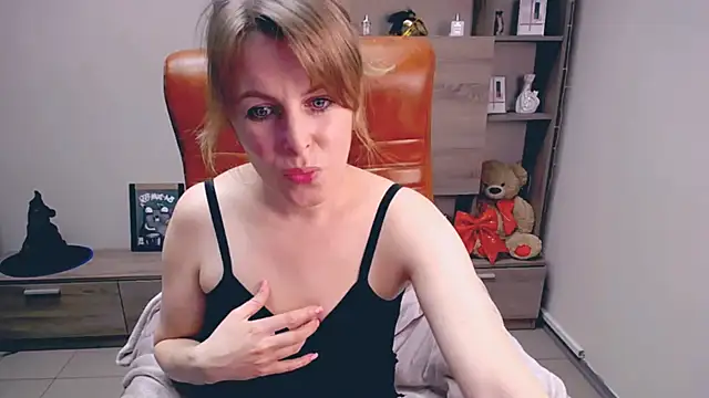 Hot Milady online show from 04.01.26