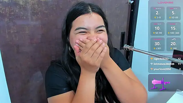 klhoe boobs online show from 10.29.25