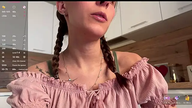 HellPeach online show from 12.01.25