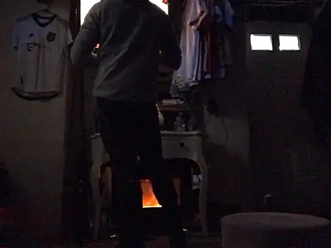 Snapshot of Gman143187 chatting on 12.12.24 Gman143187 online show from 12.12.24