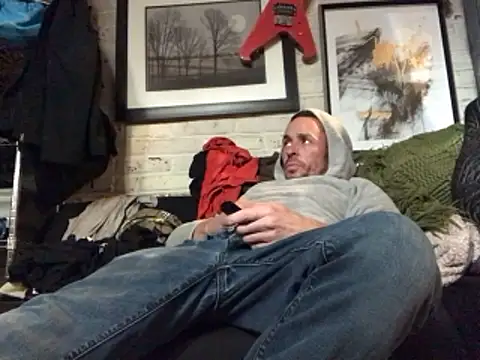 Snapshot of Gman143187 chatting on 12.19.24 Gman143187 online show from 12.19.24