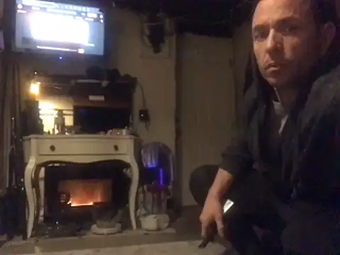 Snapshot of Gman143187 chatting on 12.31.24 Gman143187 online show from 12.31.24