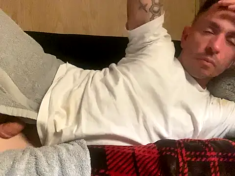 Snapshot of Gman143187 chatting on 09.11.25 Gman143187 online show from 09.11.25