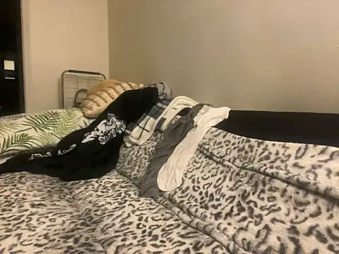 Snapshot of Gman143187 chatting on 10.08.25 Gman143187 online show from 10.08.25