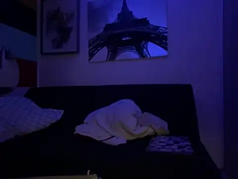 Snapshot of Gman143187 chatting on 10.14.25 Gman143187 online show from 10.14.25