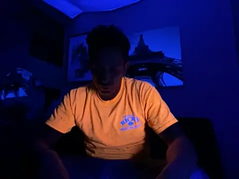 Snapshot of Gman143187 chatting on 10.17.25 Gman143187 online show from 10.17.25