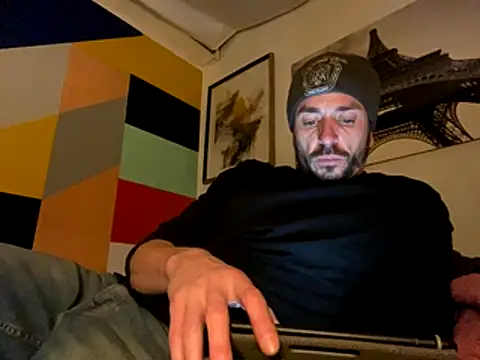 Snapshot of Gman143187 chatting on 12.05.25 Gman143187 online show from 12.05.25