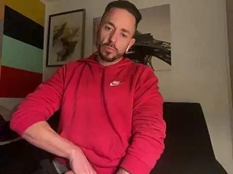 Snapshot of Gman143187 chatting on 12.17.25 Gman143187 online show from 12.17.25