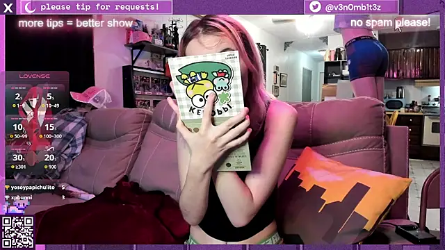 Snapshot of v3n0mb1t3z chatting on 11.18.25 v3n0mb1t3z online show from 11.18.25