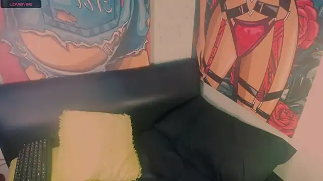 Snapshot of Littleindianmilf chatting on 12.02.25 Littleindianmilf online show from 12.02.25