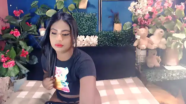 Snapshot of Littleindianmilf chatting on 01.13.26 Littleindianmilf online show from 01.13.26