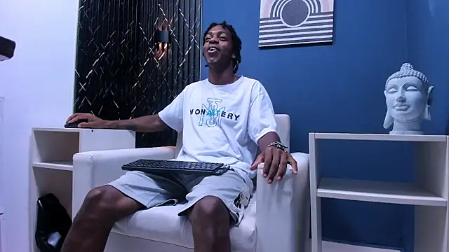 Snapshot of LarryCollin chatting on 01.30.25 LarryCollin online show from 01.30.25