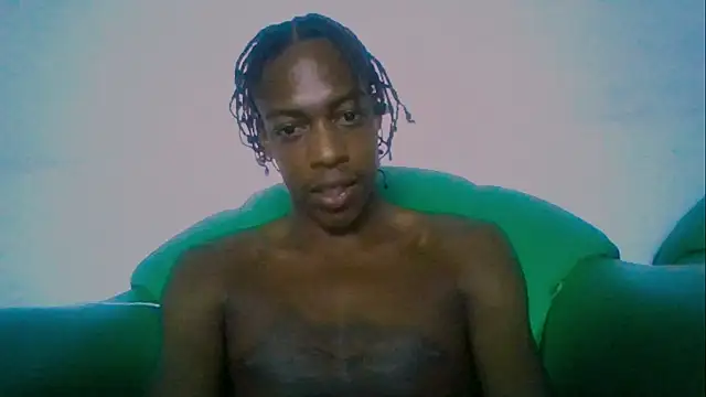 Snapshot of LarryCollin chatting on 02.01.25 LarryCollin online show from 02.01.25