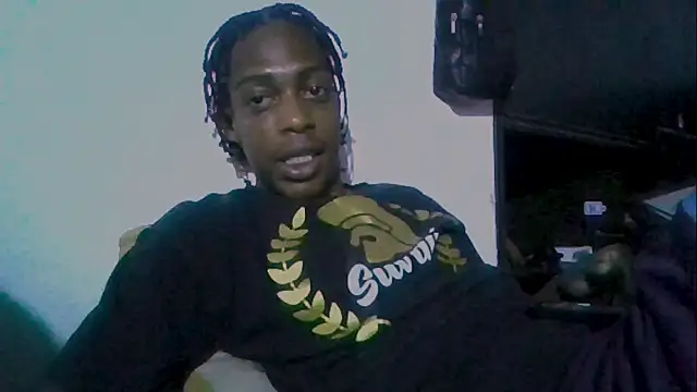 Snapshot of LarryCollin chatting on 02.03.25 LarryCollin online show from 02.03.25