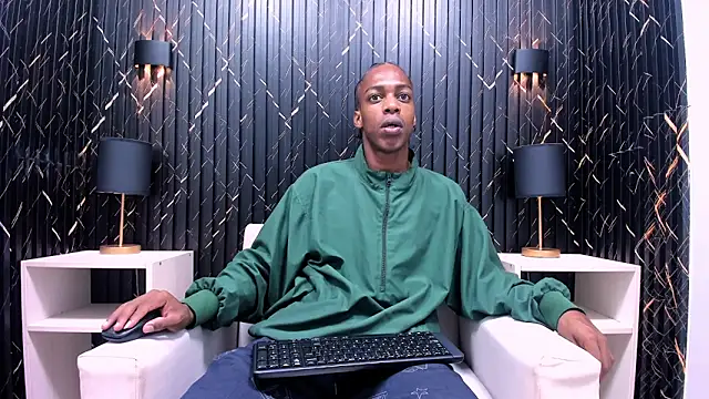 Snapshot of LarryCollin chatting on 02.18.25 LarryCollin online show from 02.18.25