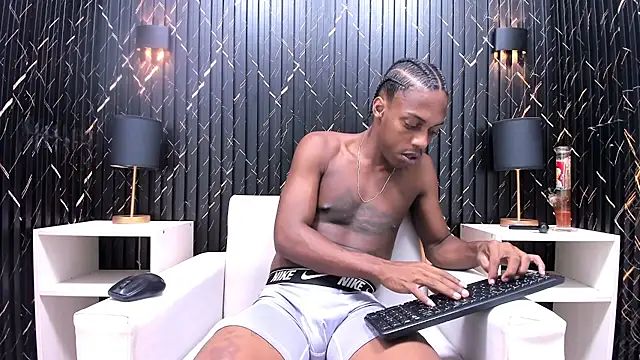 Snapshot of LarryCollin chatting on 02.20.25 LarryCollin online show from 02.20.25