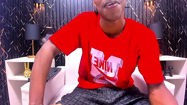 Snapshot of LarryCollin chatting on 03.01.25 LarryCollin online show from 03.01.25