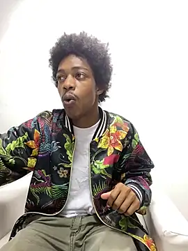 Snapshot of LarryCollin chatting on 03.12.25 LarryCollin online show from 03.12.25