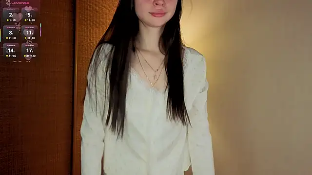 MaryJacksoon online show from 11.04.25