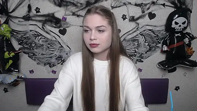 LaraPika online show from 10.25.25